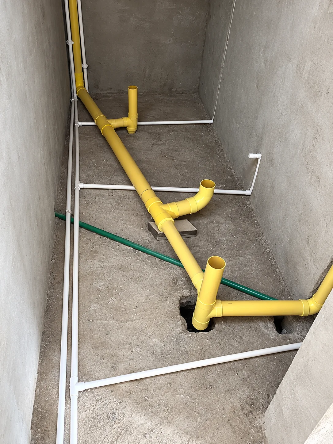 Instalación de redes de desagüe y tuberías hidrosanitarias